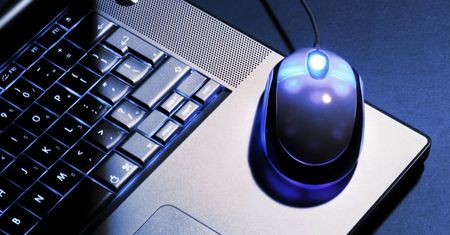 Prawie 270 mln zł trafi do samorządów na sprzęt do prowadzenia zajęć online