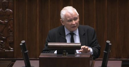 Presja Kaczyńskiego doprowadziła do scen niedopuszczalnych w demokratycznym państwie