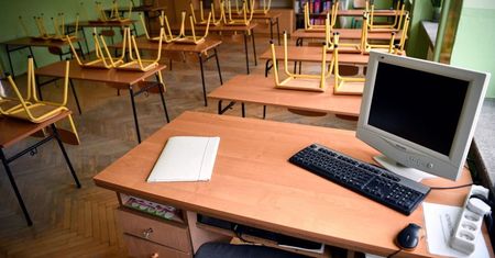 Ograniczenie stacjonarnego funkcjonowania szkół wydłużone do 3 stycznia