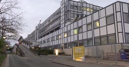 Szpital w Berlinie na granicy wydolności z powodu dużej liczby chorych na COVID-19.