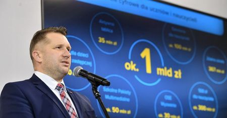 Minister edukacji i nauki podpisał rozporządzenie o wsparciu nauczycieli w nauce zdalnej