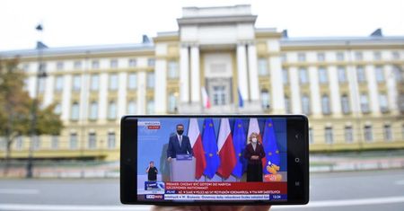 Szczepionka na koronawirusa w pierwszej kolejności dla seniorów, personelu medycznego i służb mundurowych