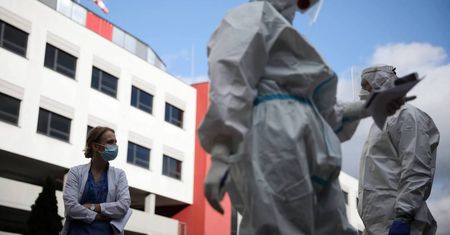Zakażonych koronawirusem w czasie epidemii m.in. ponad 10 tys. lekarzy i 850 diagnostów