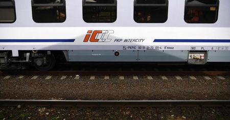 PKP Intercity nie wyklucza odwoływania kolejnych pociągów