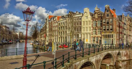 Amsterdam stworzył system dla ofiar przemocy domowej, które mogły ją zgłosić podając hasło w aptece