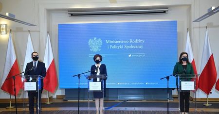 Ok. 3,5 tys. seniorów zadzwoniło na specjalną infolinię dla potrzebujących wsparcia