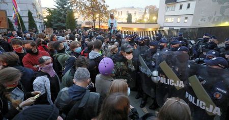Podczas protestu przeciw wyrokowi TK doszło do prób wdarcia się na teren Sejmu