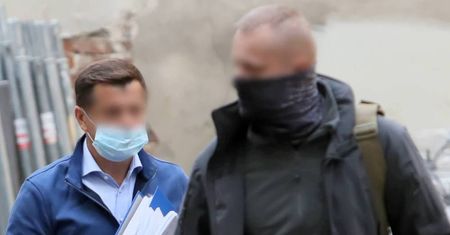B. menedżer Lewandowskiego nie przyznał się do szantażu; ma zapłacić 1 mln zł poręczenia