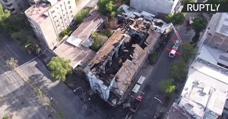 Dwa kościoły spłonęły podczas antyrządowych protestów w stolicy Chile. W świątyniach zawaliły się dachy