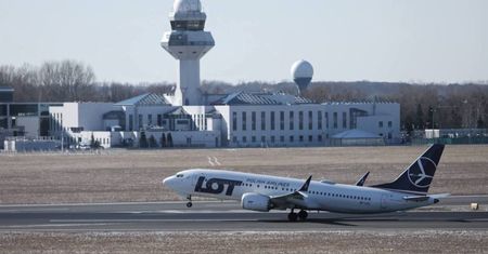 Od środy do 27 października zakaz lotów do 29 państw; na liście nie ma m.in. UE i Ukrainy