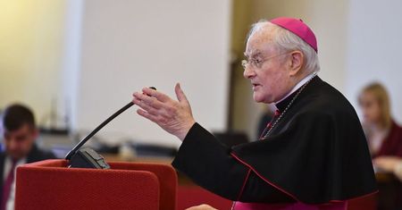 Abp Hoser: papieskie zawołanie “Totus Tuus” to dla nas drogowskaz na trudny czas pandemii