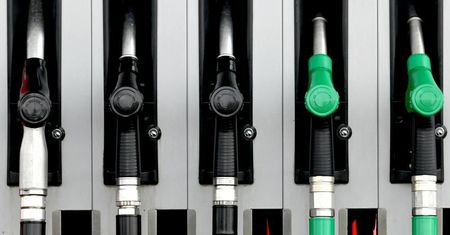 Autogaz zdrożeje; możliwe spadki cen diesla i benzyny
