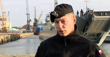 “Największa bomba w historii Polski”. Nurkowie usuwają Tallboy’a z portu w Świnoujściu