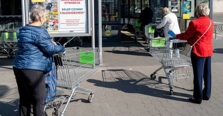 Godziny dla seniorów są nietrafione