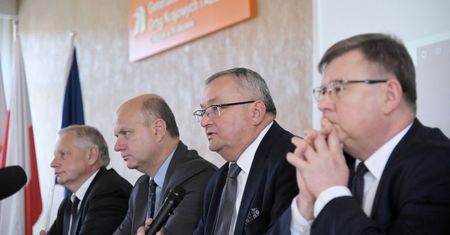 Minister infrastruktury podpisał program inwestycji dla rozbudowy węzła A4 Kraków Południe