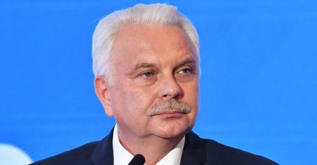 W niektórych placówkach brakuje leku remdesivir, jest przesuwany między szpitalami
