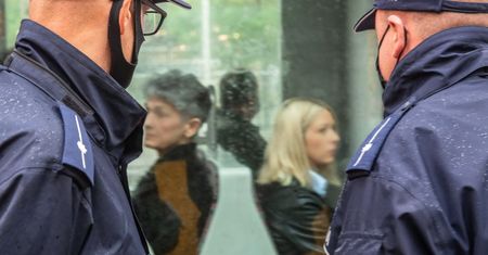 Po nowelizacji przepisów osoba bez maseczki będzie musiała okazać policjantowi zaświadczenie lekarskie