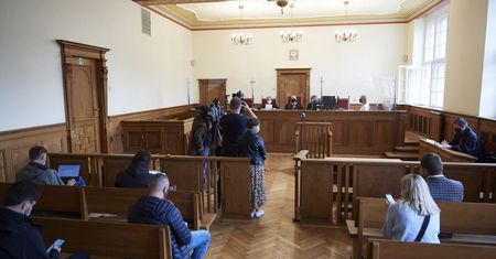 10 lat więzienia dla księdza za zgwałcenie 17-latki