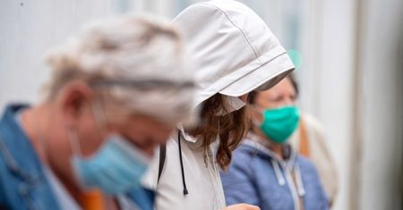 Od 10 października cała Polska w strefie żółtej, obowiązek zakrywania nosa i ust