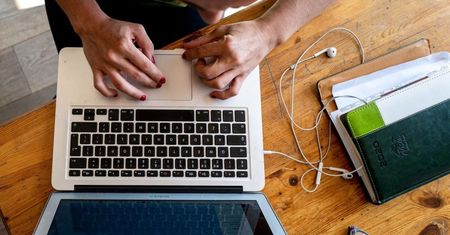 Nakaz pracy zdalnej w urzędach i jednostkach samorządowych dopiero od wtorku
