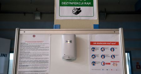 Lekarze PPOZ apelują o noszenie maseczek, dezynfekcję rąk i zachowanie dystansu