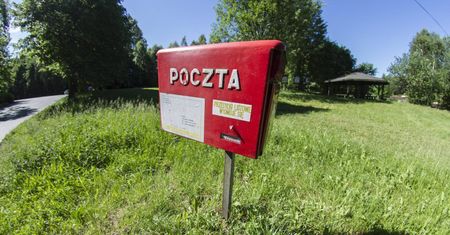 Poczta Polska: w wyniku pandemii spadła liczba tradycyjnych przesyłek listowych