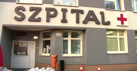W Krapkowicach na Opolszczyźnie ulewa spowodowała zalanie izby przyjęć lokalnego szpitala
