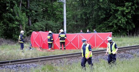 Dwóch mężczyzn zginęło w wypadku na przejeździe kolejowym w zachodniopomorskim Dunowie