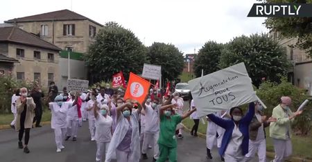 Protest pracowników francuskiej służby zdrowia. Domagają się poprawy warunków pracy