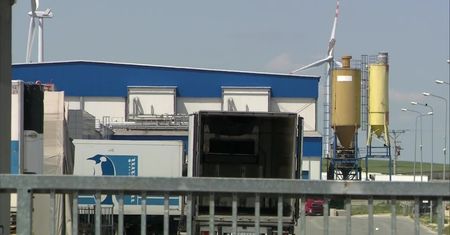 Ognisko koronawirusa w zakładzie produkcyjnym w Łódzkiem. Potwierdzono 56 przypadków zakażenia