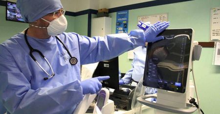 COVID-19 i grypa: sporo podobieństw, kilka istotnych różnic