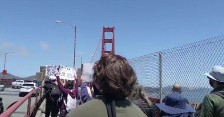 Marsz na moście Golden Gate przeciwko rasizmowi
