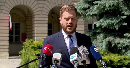 Ministerstwo Zdrowia składa do prokuratury pozwy przeciwko Gazecie Wyborczej za “podawanie nieprawdziwych informacji i akcję hejterską”