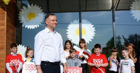 Duda: chciałbym, żeby pod koniec mojej drugiej kadencji Polak zarabiał 2 tys. euro
