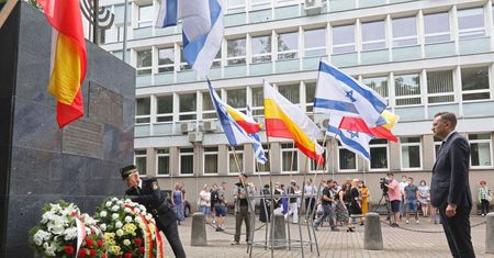 Obchody upamiętniające ofiary spalenia przez Niemców Wielkiej Synagogi w Białymstoku