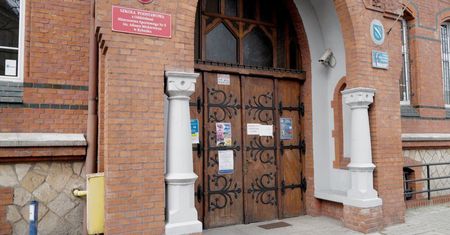 MEN: przygotowujemy się do normalnej, stacjonarnej pracy szkół od września