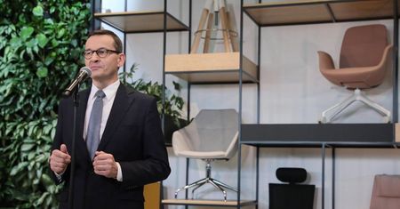 Premier: trzeba wesprzeć branżę meblarską w przygotowaniu do skoku eksportowego