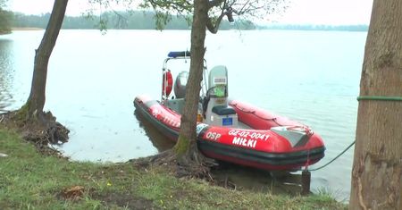 Wyłowiono ciało policjanta, który dwa dni temu wypadł z łodzi na jeziorze Ublik