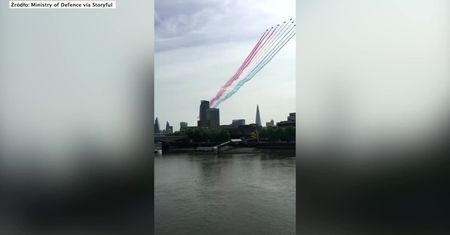 Piloci Królewskich Sił Powietrznych uczcili Dzień Zwycięstwa. Nad Londynem przeleciały myśliwce