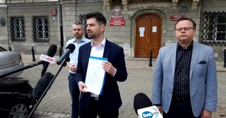 Lewica złożyła zawiadomienie do prokuratury ws. możliwości popełnienia przestępstwa przy organizacji wyborów przez M. Morawieckiego i J. Sasina