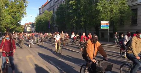 Tysiące rowerzystów przejechały ulicami Lublany. Dlaczego?