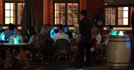 W Hongkongu złagodzono restrykcje. Ponownie otworzono siłownie, bary i restauracje.