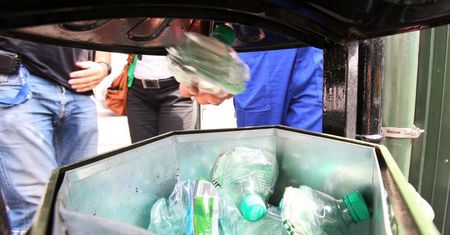 Materiał z butelek PET może usunąć antybiotyki ze ścieków