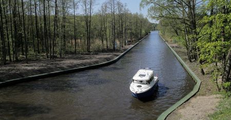 Rzecznik MGMiŻŚ: turyści mogą korzystać ze szlaków wodnych; porty pozostają zamknięte