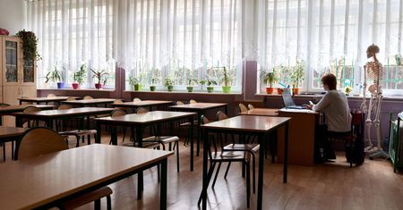 Branża edukacyjna zadłużona na ponad 50 mln zł; rekordzista – na blisko 800 tys. zł