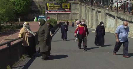 Turcja łagodzi restrykcje. Seniorzy mogli wyjść na dwór po raz pierwszy od siedmiu tygodni