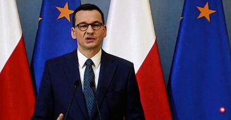Morawiecki: tarcza antykryzysowa i finansowa mają służyć ratowaniu miejsc pracy