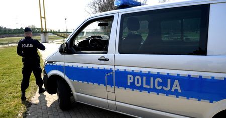 Ostatniej doby policjanci sprawdzili ponad 117 tys. osób poddanych kwarantannie