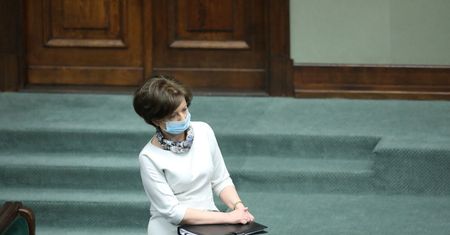 Milion maseczek i rękawiczek oraz 30 tys. litrów płynu do dezynfekcji dla DPS-ów