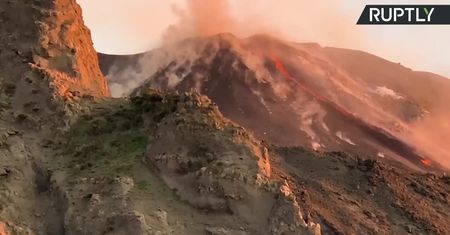 Kolejna erupcja wulkanu Stromboli. Już druga w tym miesiącu